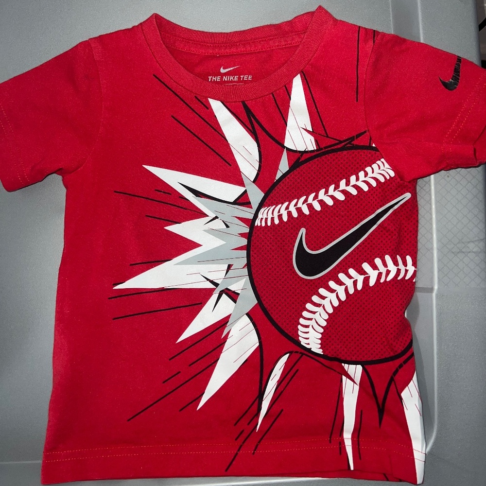 Lightweight nike t shirt